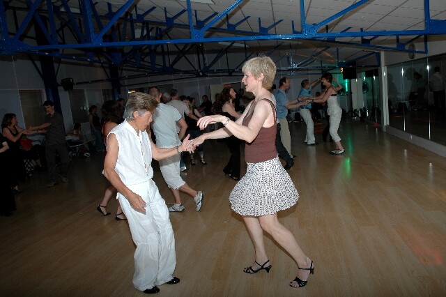 min 2008 06 28 aupra dance 106